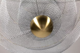 金屬材質 剛硬、高雅與質感，領略金屬的獨特魅力